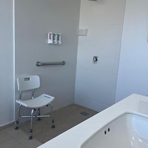 Kamer met een King Size Bed met de Toegang voor Gehandicapten